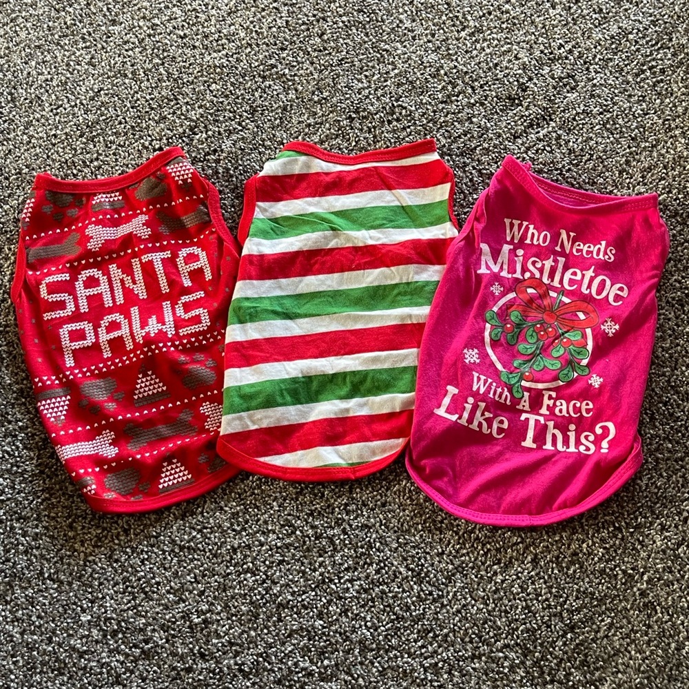 NWOT Christmas holiday dog shirt bundle M